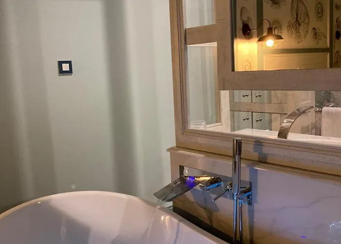 Mes A Moi In - De Charme - Baignoire Balneo